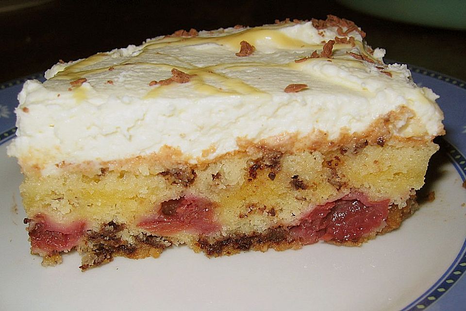 Kirsch - Eierlikör - Blechkuchen mit Schmand - Sahne