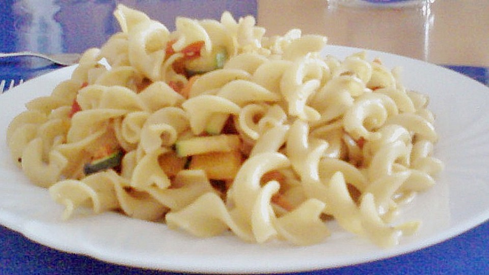 Nudeln mit Gemse - Milch - Sauce