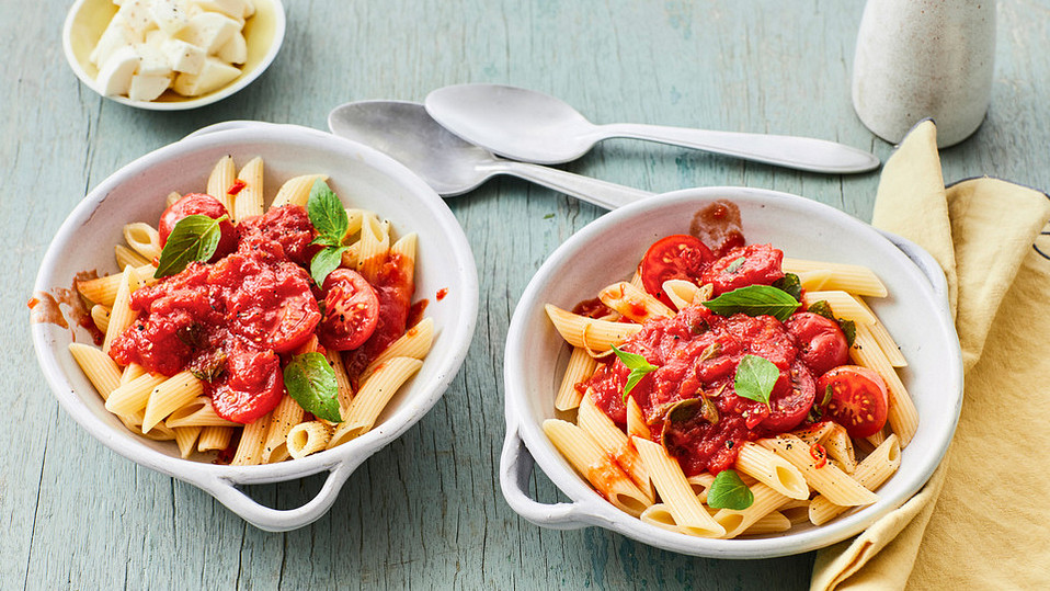 Penne-in-scharfer-Cocktailtomaten-Karamell-Sauce
