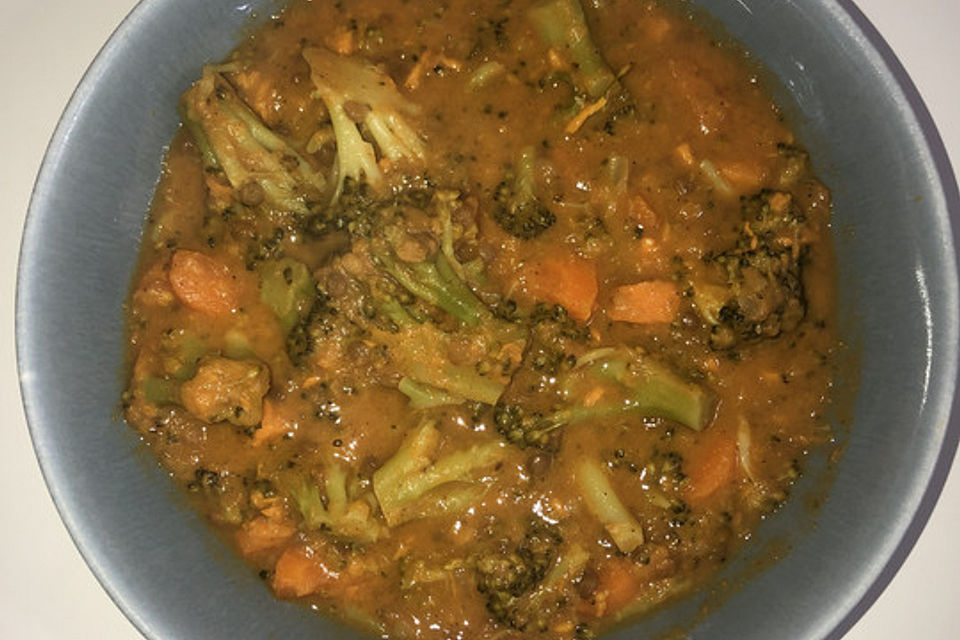 Kartoffel-Brokkoli-Curry mit Kokosmilch