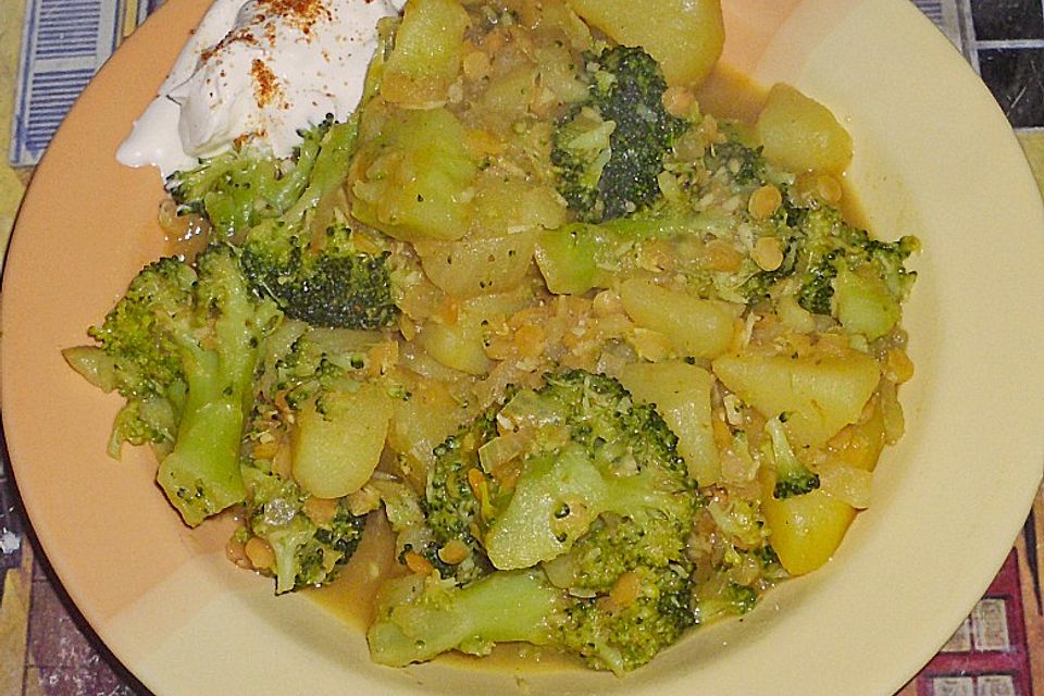 Kartoffel-Brokkoli-Curry mit Kokosmilch