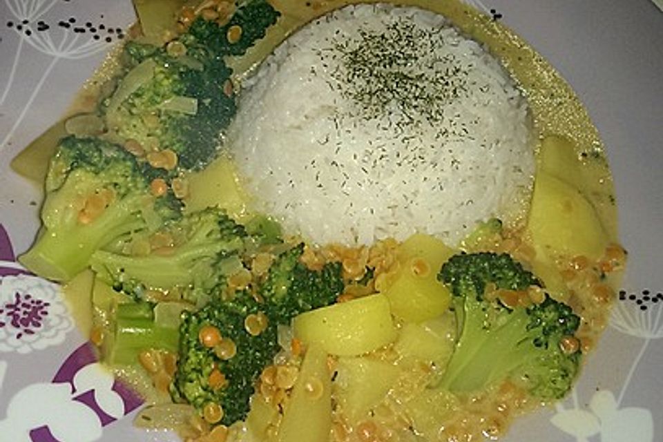 Kartoffel-Brokkoli-Curry mit Kokosmilch