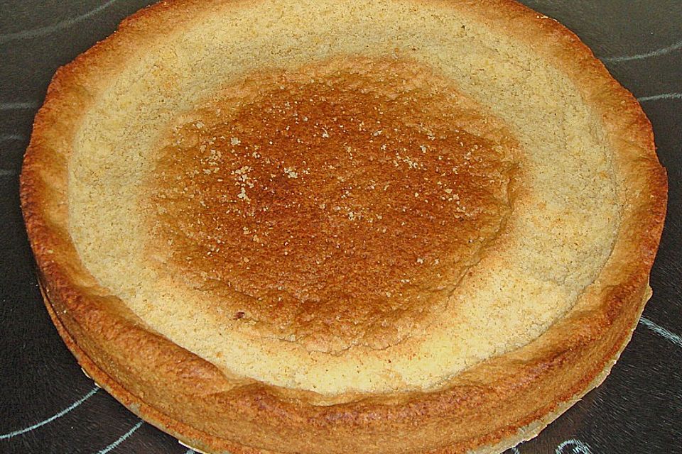 Erdbeerkuchen mit Mürbteigboden