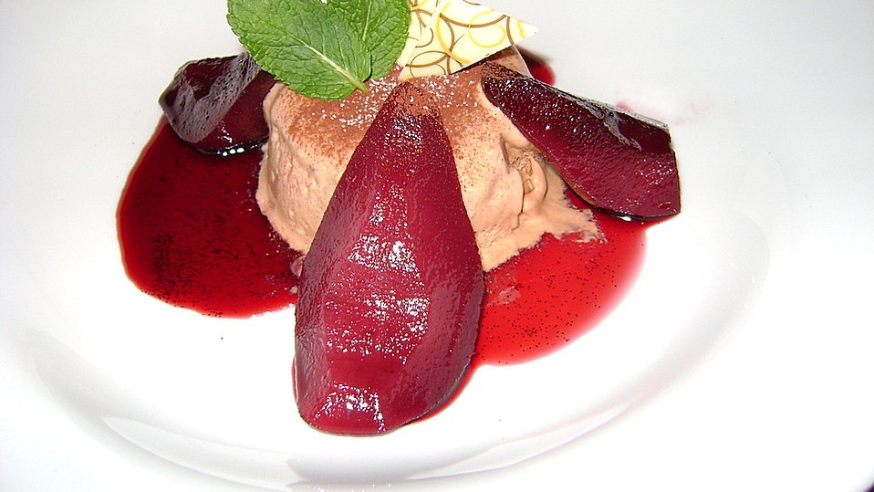 Pralinenparfait mit eingelegten Gewürzbirnen von chefkoch