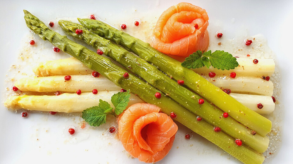 Spargel - Salat mit Räucherlachs und rosa Pfeffer von Hexchen0103