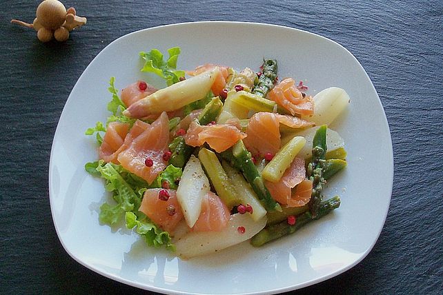 Spargel - Salat mit Räucherlachs und rosa Pfeffer von Hexchen0103| Chefkoch