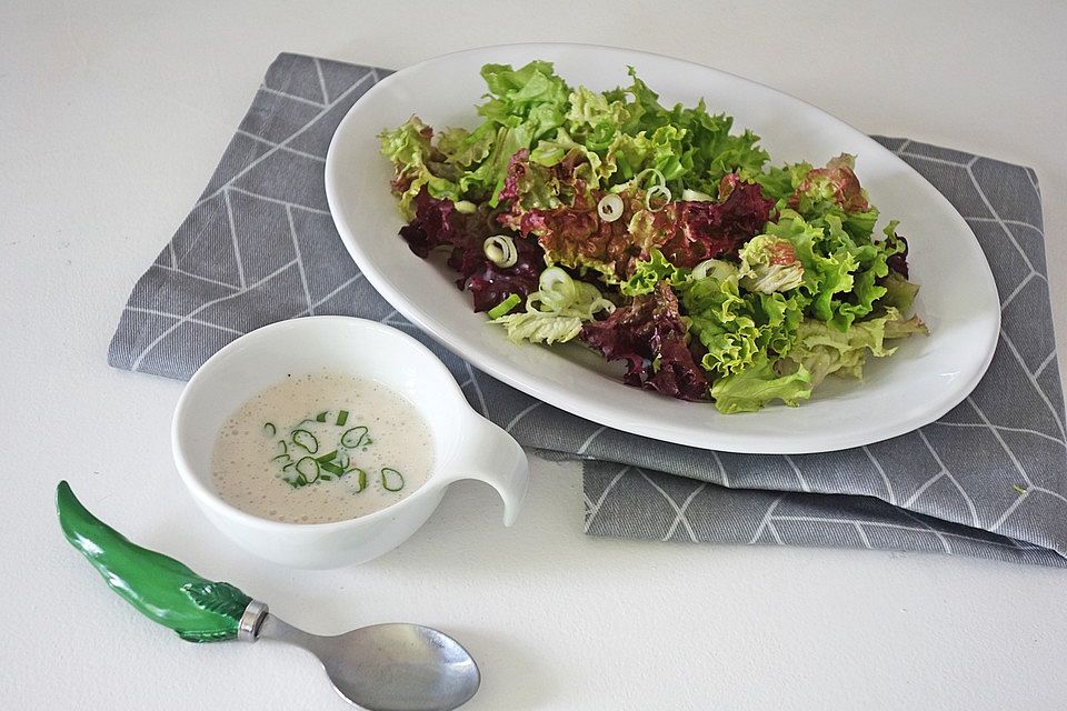 Leichtes Knoblauch - Salatdressing