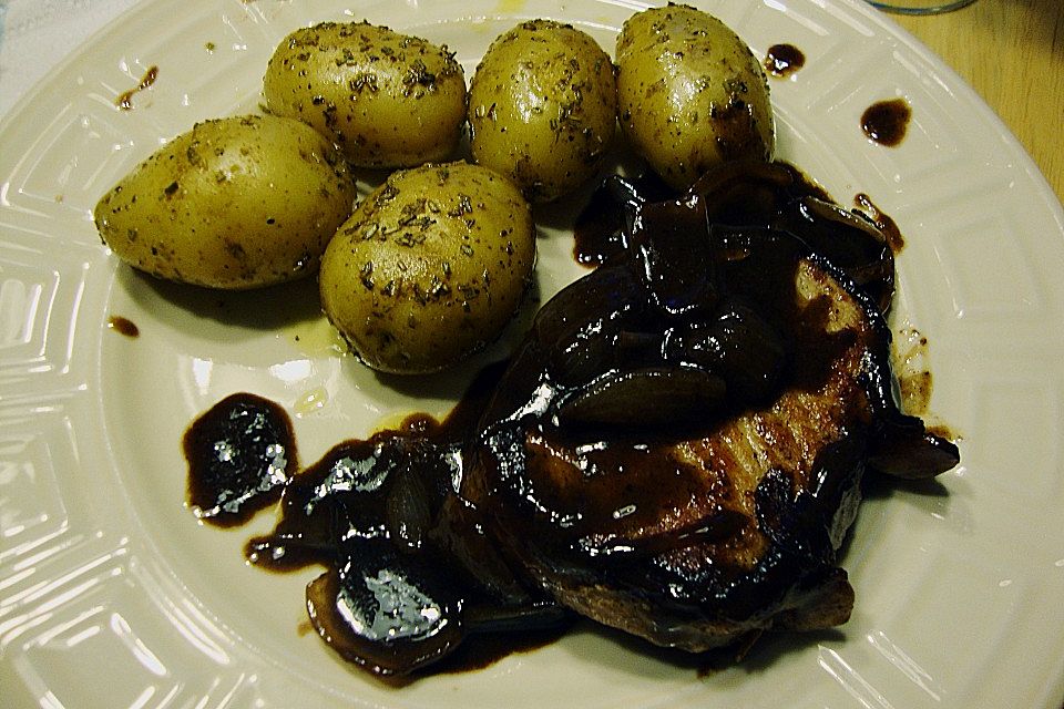 Schweinemedaillons mit Schalotten-Balsamico-Sauce