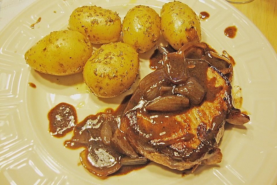 Schweinemedaillons mit Schalotten-Balsamico-Sauce