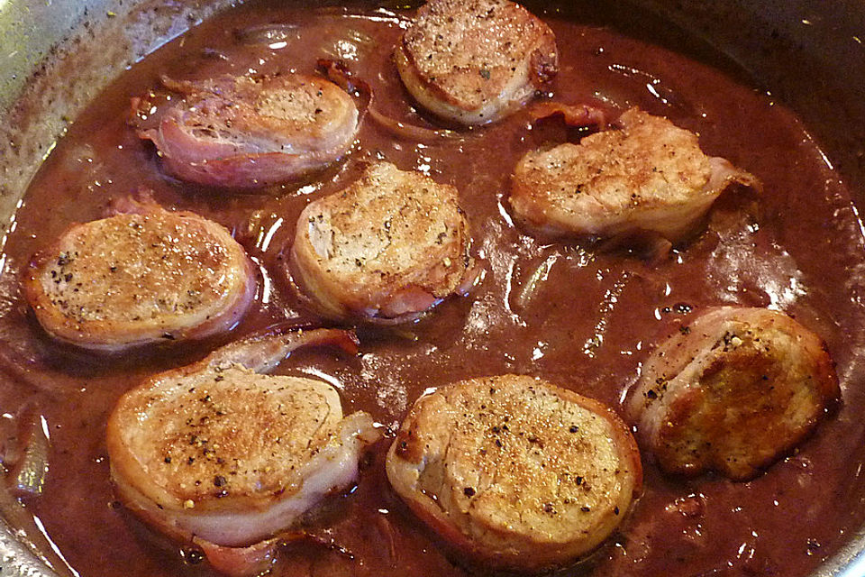 Schweinemedaillons mit Schalotten-Balsamico-Sauce