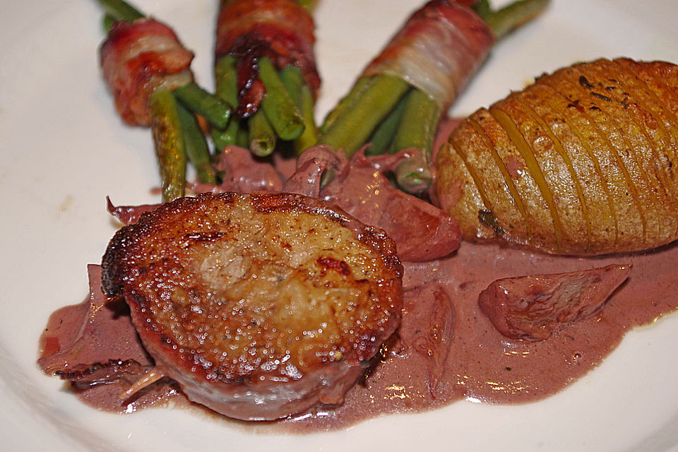 Schweinemedaillons mit Schalotten-Balsamico-Sauce