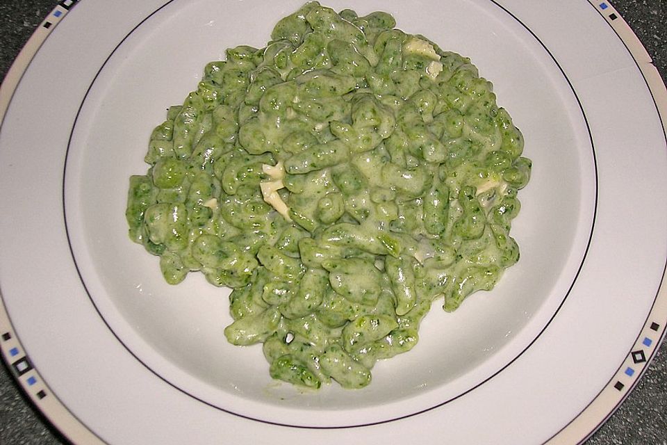 Spinatspätzle mit Gorgonzolarahmsoße