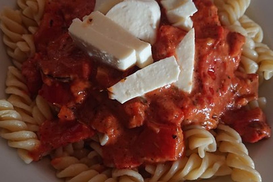 Fusilli mit Auberginen und Mozzarella