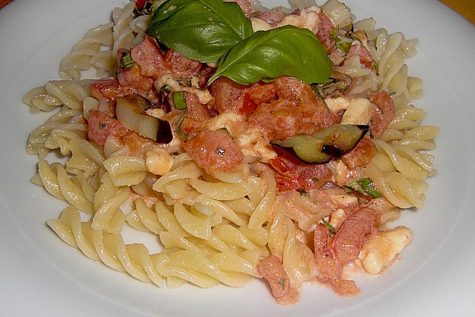 Fusilli mit Auberginen und Mozzarella