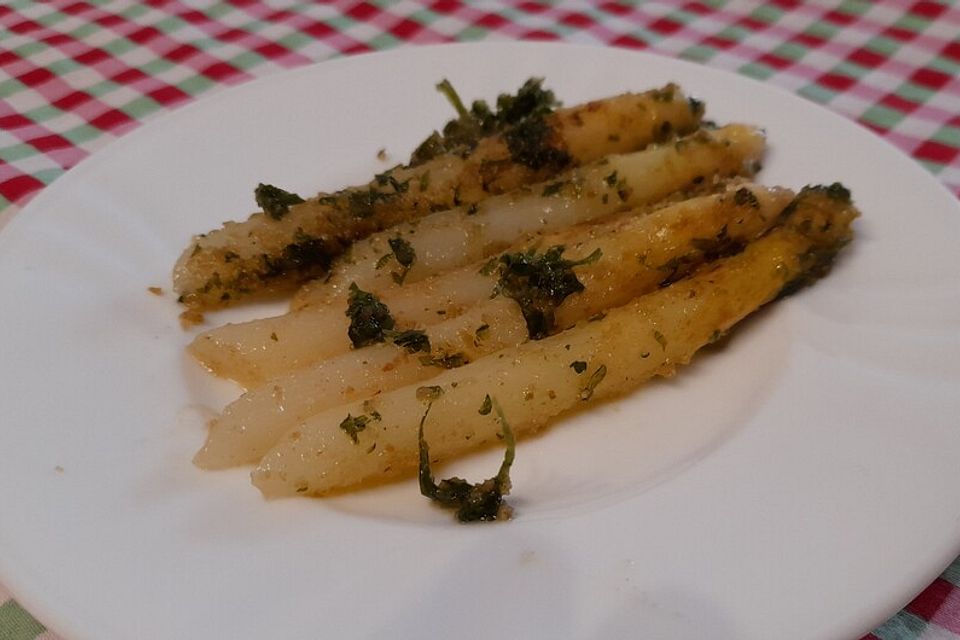 Gebratener Spargel mit Kürbiskernöl