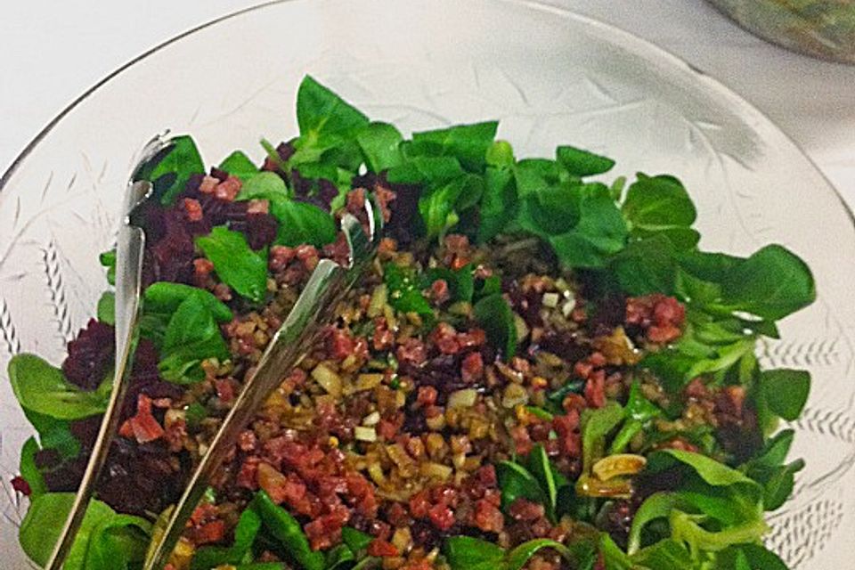 Rote Bete auf Feldsalat mit Speck, Orangen und Fenchelaromen