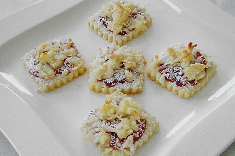 Plätzchen mit Preiselbeeren und Kokosstreusel