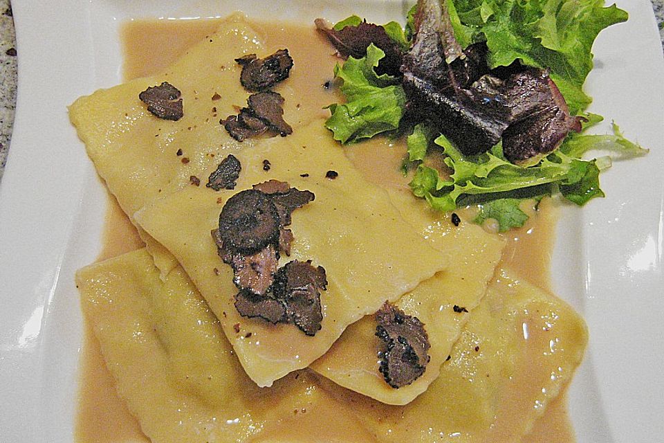 Lauch - Ravioli an Trüffelsauce