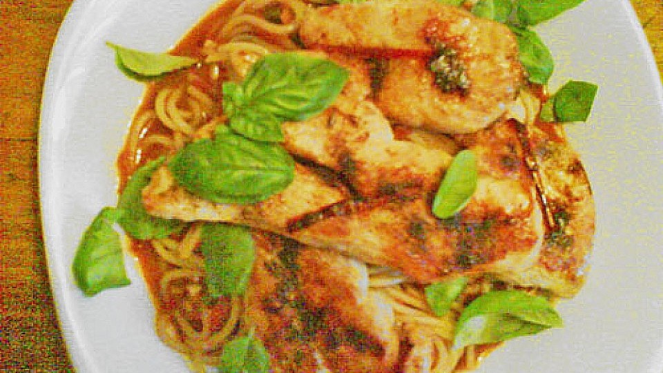 Spaghetti mit Tomaten-Fleisch-Sauce