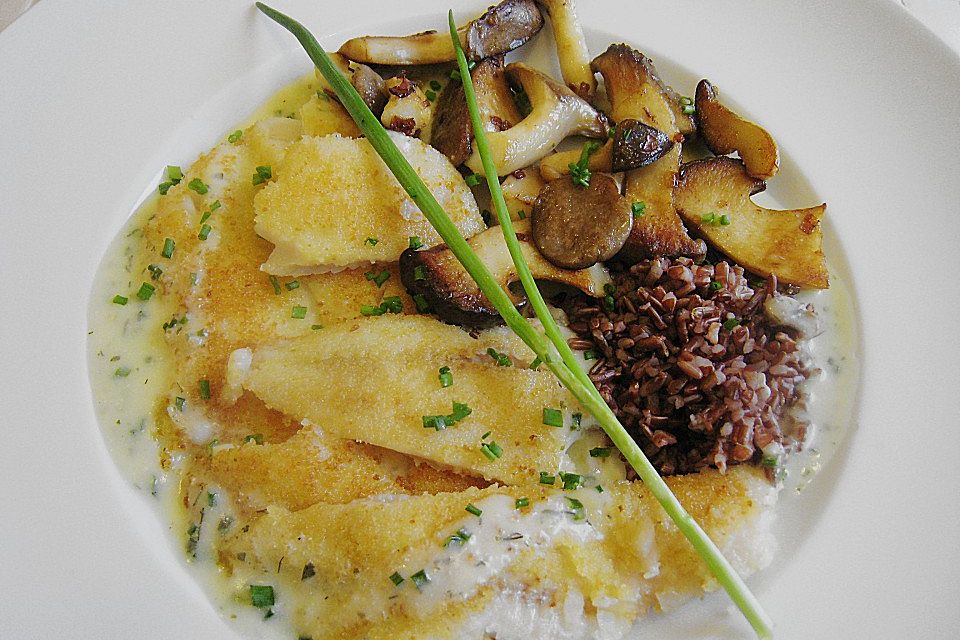 Merlanfilets in Schnittlauchsauce mit Kräuterseitlingen und rotem Camargue - Reis