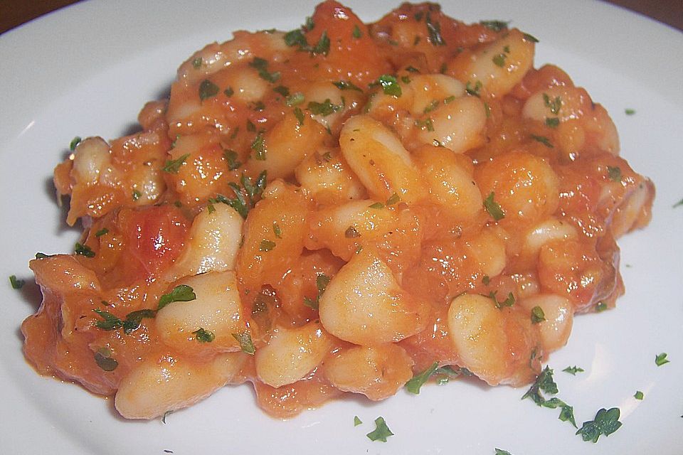 Riesenbohnen in pikanter Tomatensauce