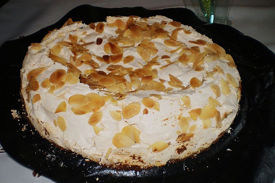 Stachelbeer - Baiser - Torte