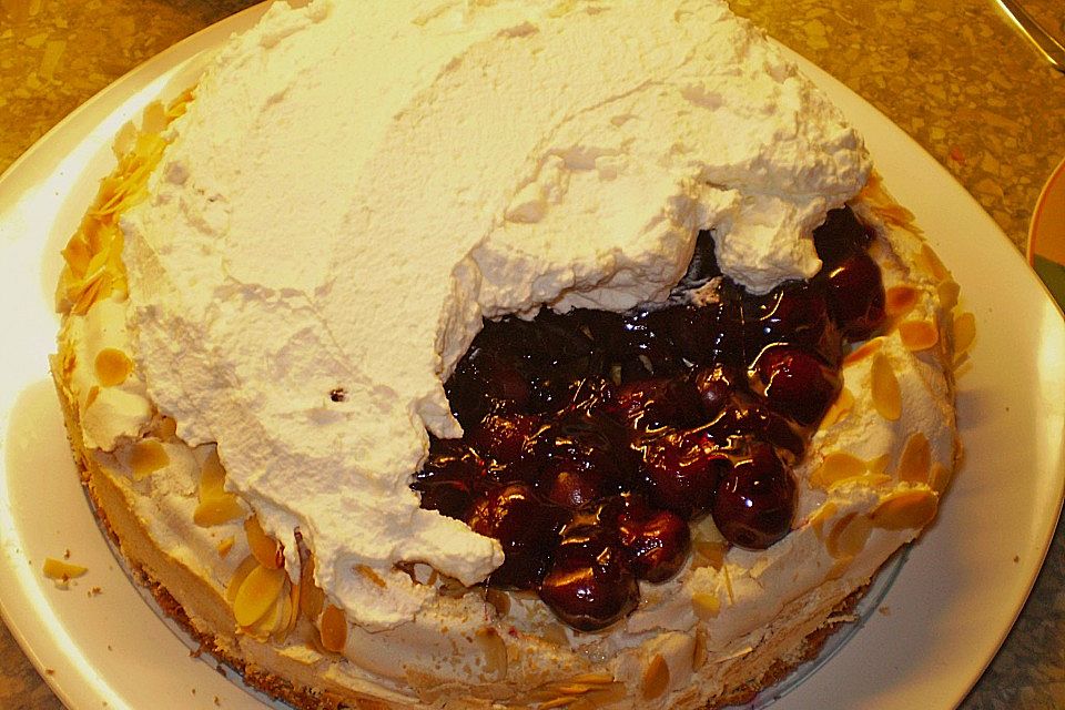 Stachelbeer - Baiser - Torte