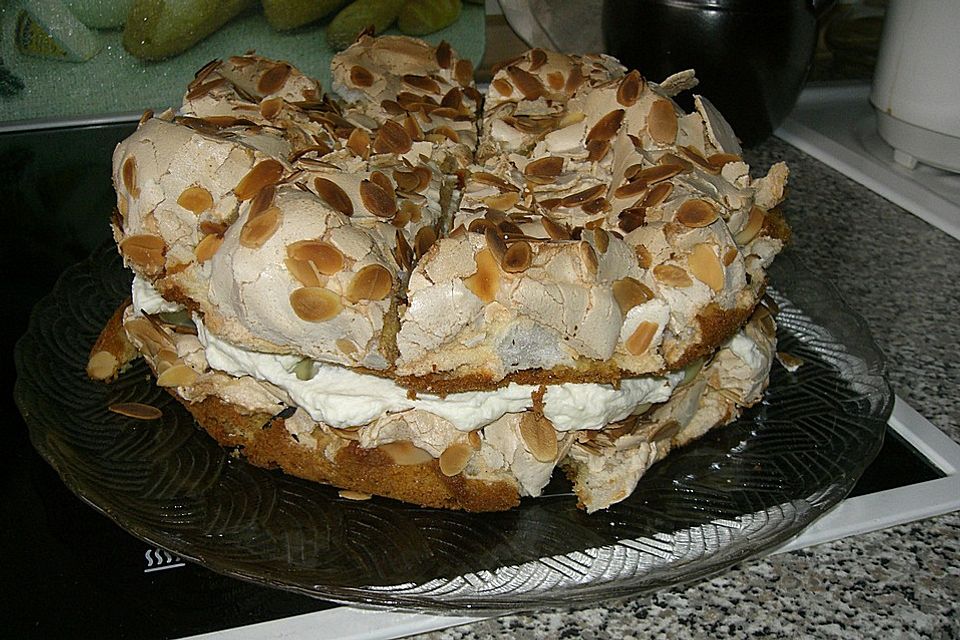 Stachelbeer - Baiser - Torte