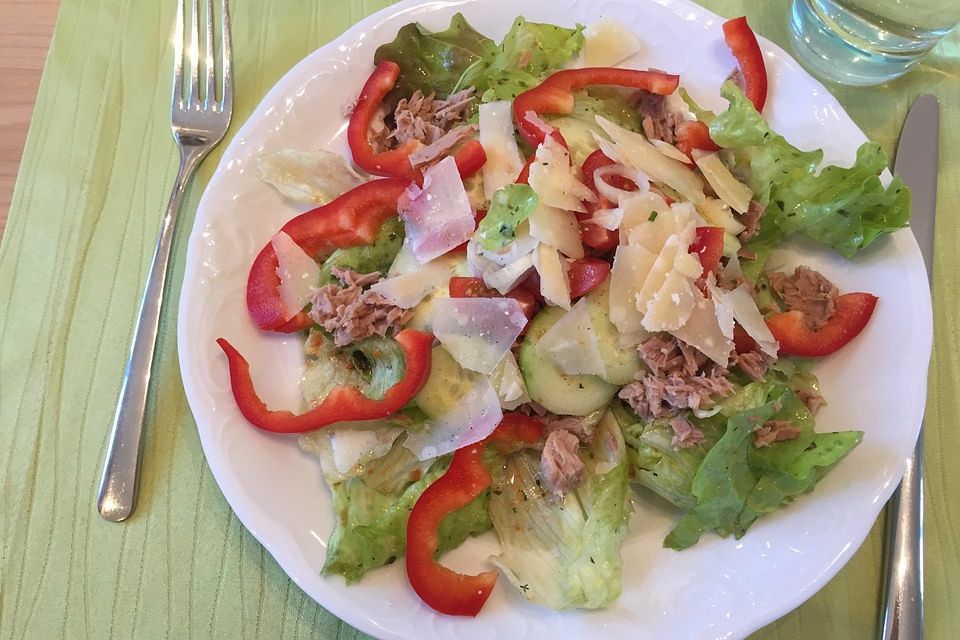 Tomaten - Rucola - Salat mit  Schinken und Parmesan