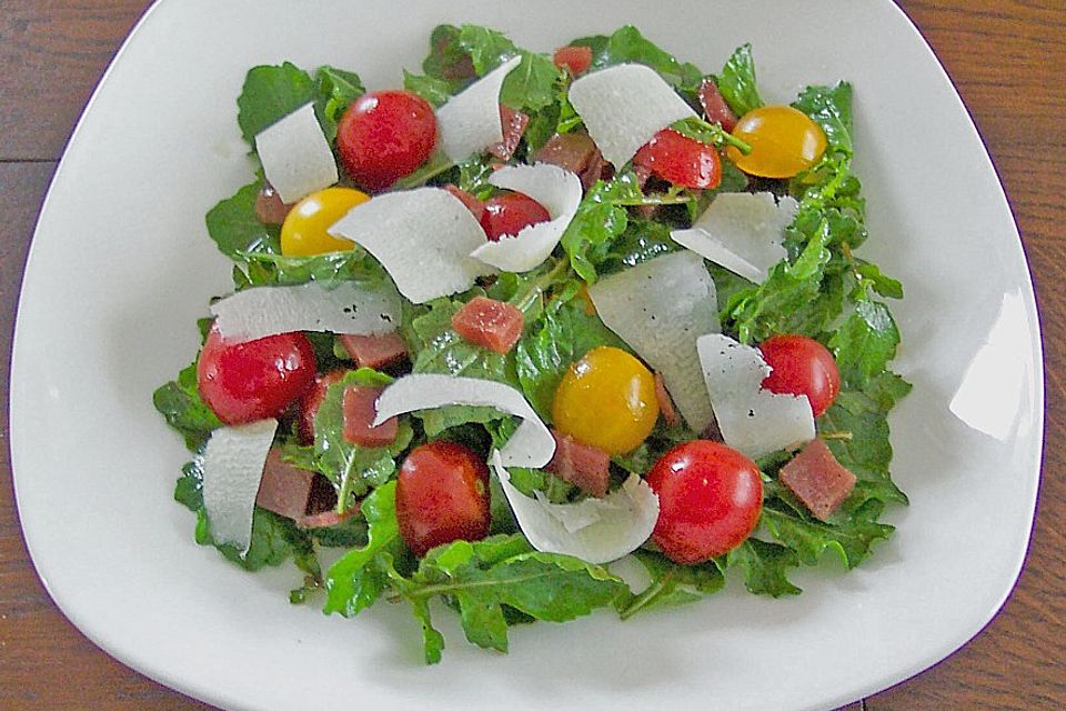 Tomaten - Rucola - Salat mit  Schinken und Parmesan