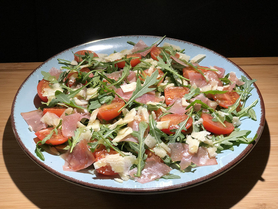 Tomaten - Rucola - Salat mit Schinken und Parmesan von Epomeo123| Chefkoch