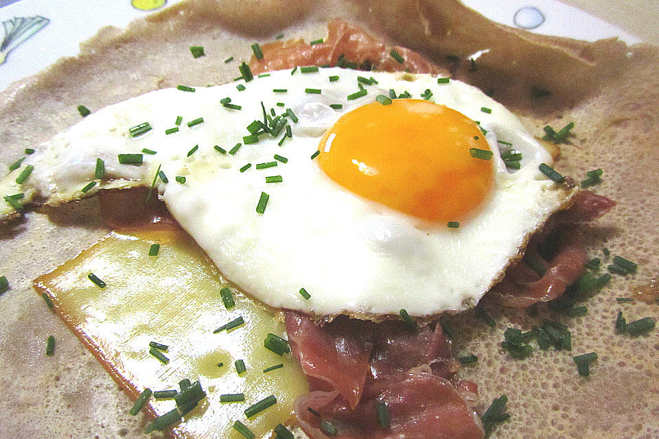 Galettes mit Schinken und Ei