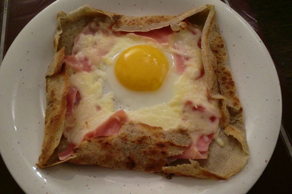 Galettes mit Schinken und Ei