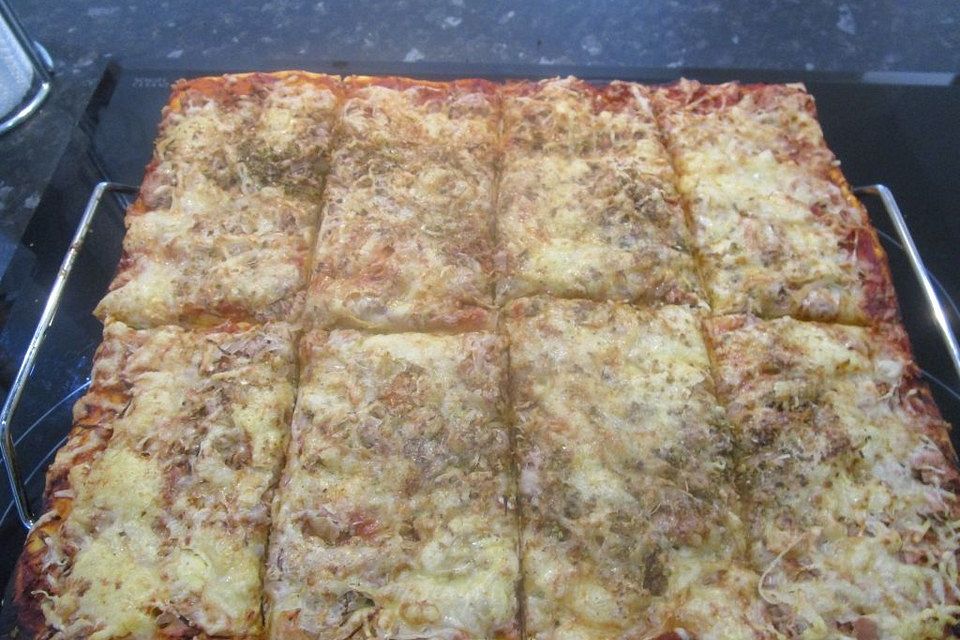 Pizza Tonno Pizza Tonno
