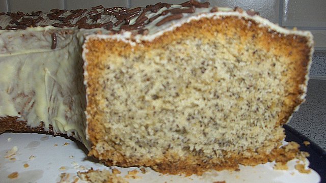 Mohnkuchen mit Haselnussglasur von regürk Mohnkuchen mit Haselnussglasur von regürk