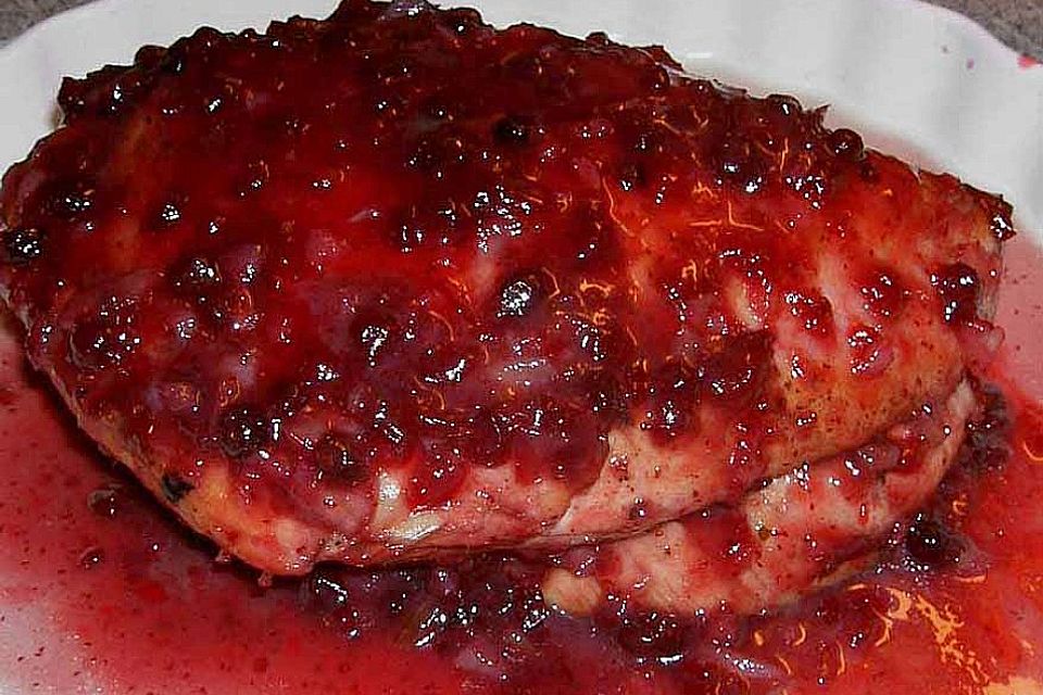 Glasierte Putenbrust mit Preiselbeeren Glasierte Putenbrust mit Preiselbeeren