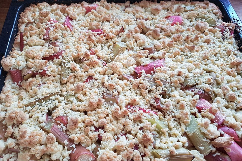 Rhabarberkuchen mit Streusel