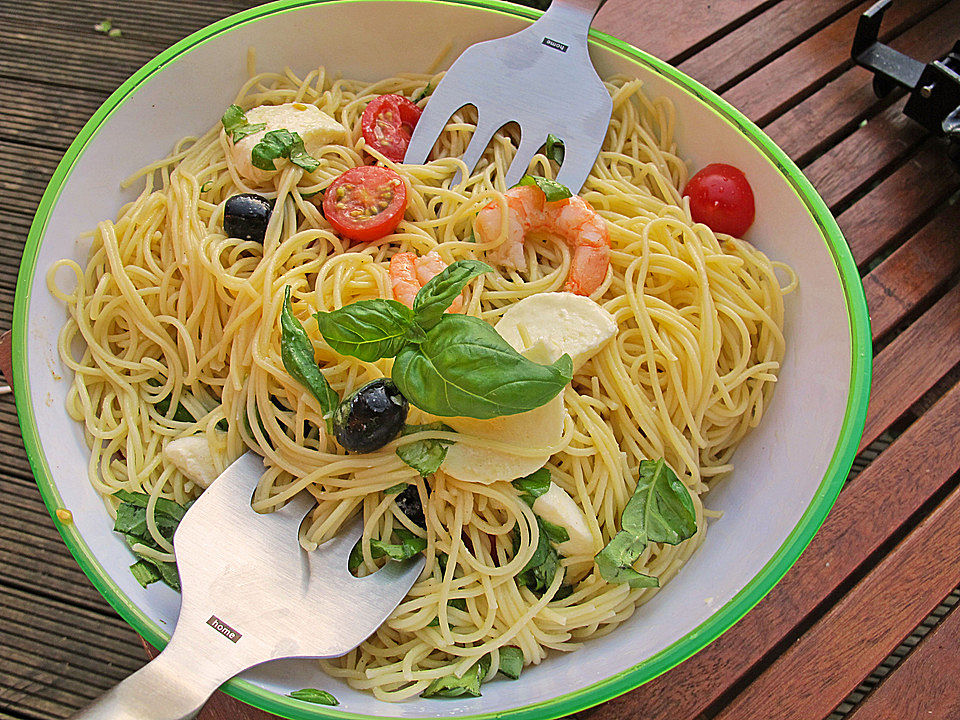 Italienischer Spaghettisalat mit Mozzarella von Beckerdi| Chefkoch