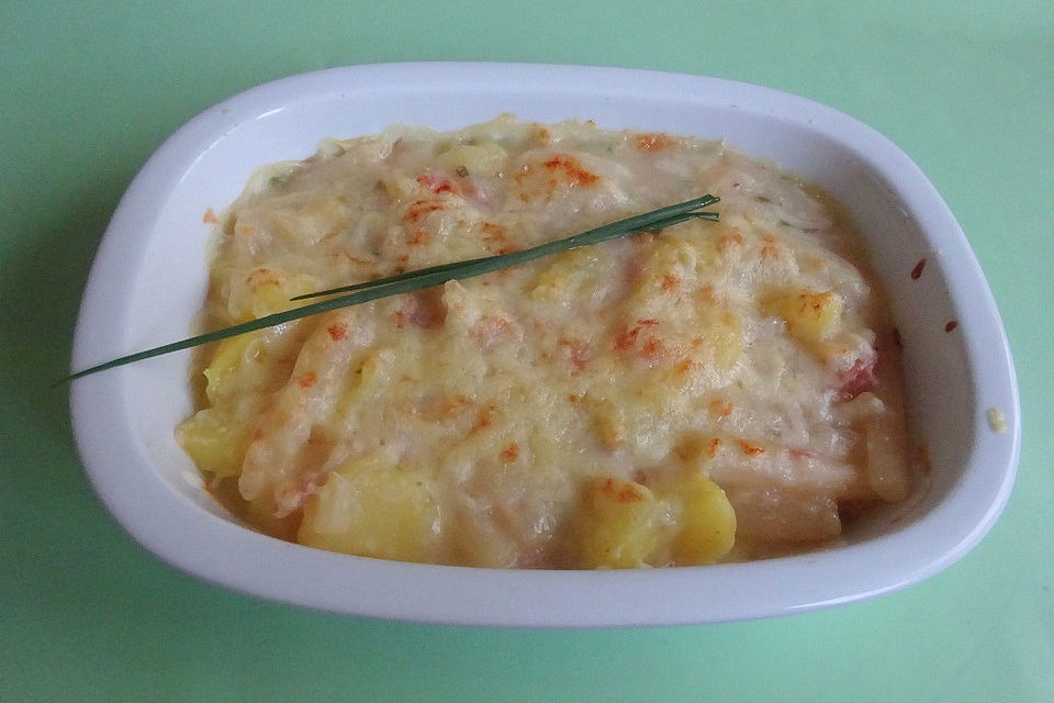 Schwarzwurzelauflauf mit Kartoffeln und Frikadellen