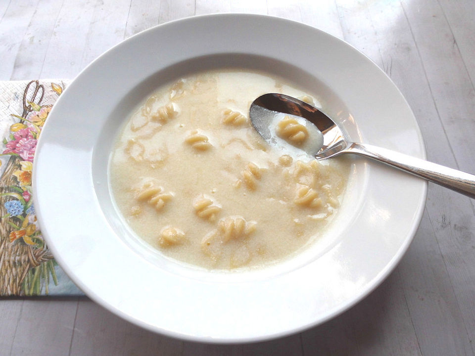 Buttermilchsuppe mit Nudeln| Chefkoch