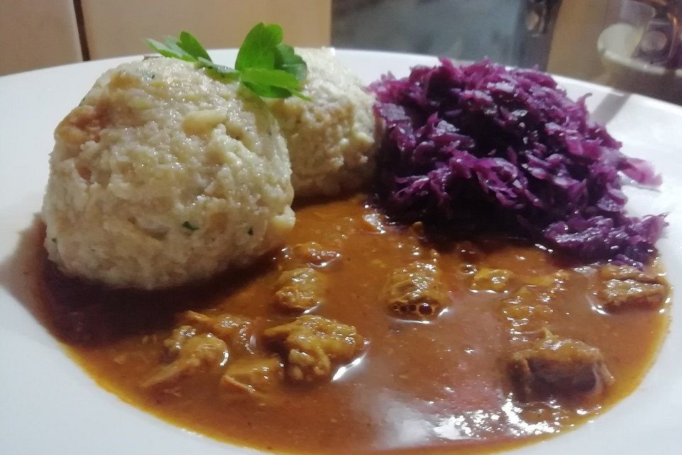 Biergulasch mit Kümmel