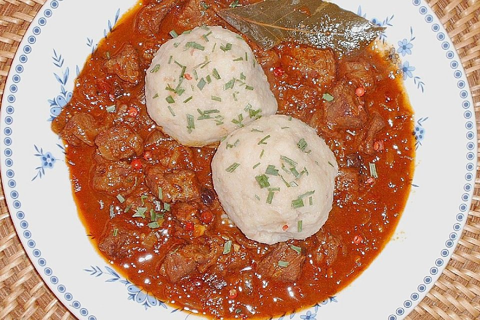 Biergulasch mit Kümmel