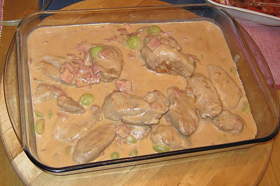 Schweinelendchen mit Schinken, Champignons und Trauben