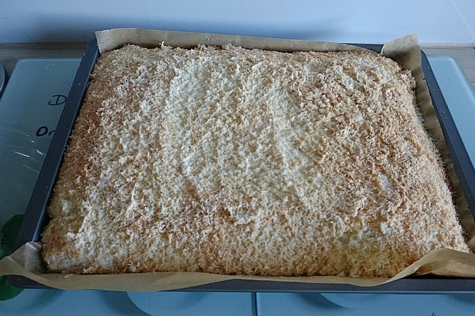 Buttermilchkuchen mit Kokos