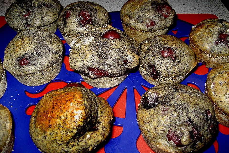 Mohn - Kirsch - Muffins