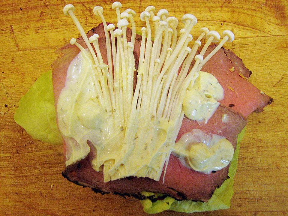 Ciabatta mit Roastbeef und Enokipilzen von schrat| Chefkoch