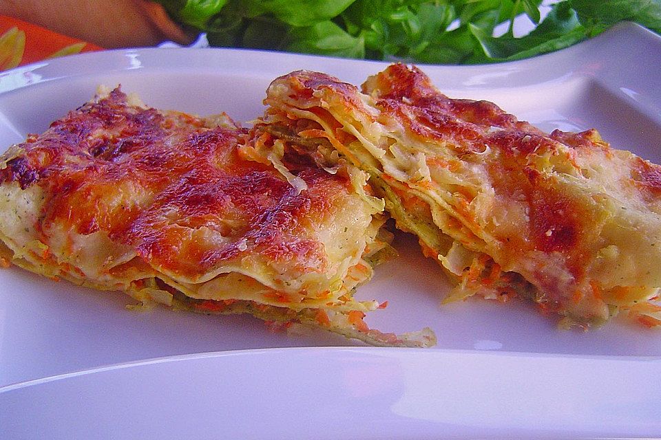 Wunderbare Spitzkohl-Möhren-Lasagne mit Salbei und Muskat