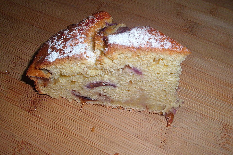 Pflaumenkuchen mit Marzipan