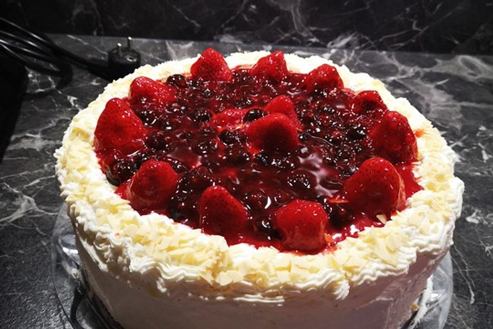 Erdbeertorte mit Vanille - Sahnecreme