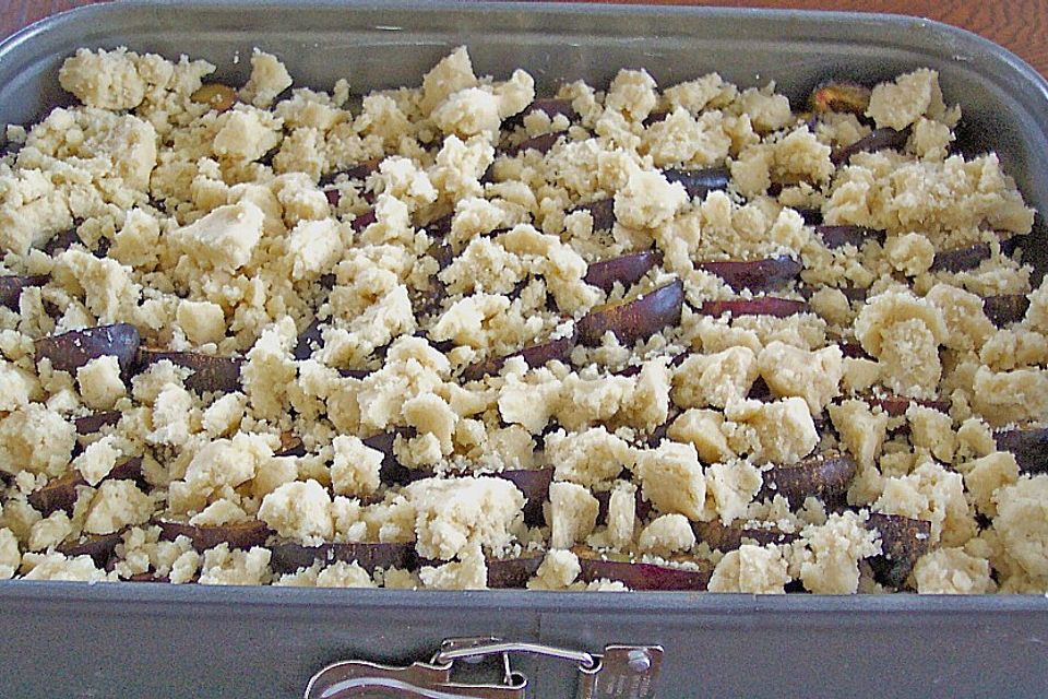 Pflaumenkuchen mit Streusel